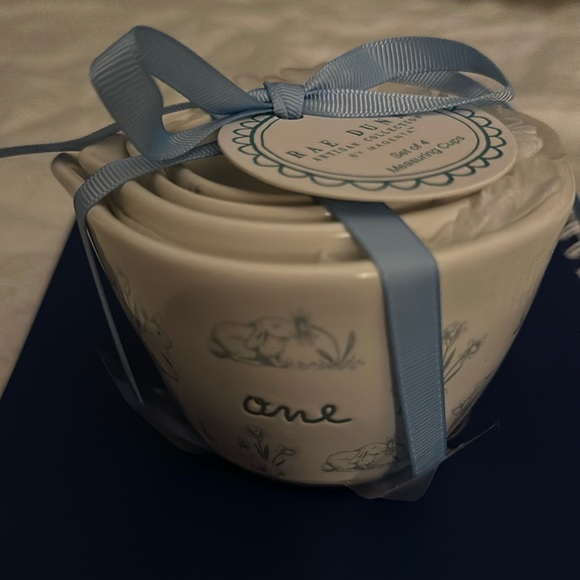 RAE DUNN MEASURING CUPS - Picture 4 of 7